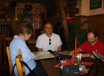 Gotha (Residenzstadt) am 30.05.2007 - Seemanns-Stube "Zur Goldenen Schelle" Elke, Manfred und Klaus am 30.05.2007 (001)