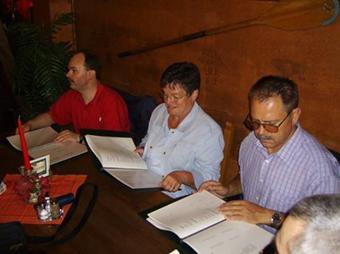 Gotha (Residenzstadt) am 30.05.2007 - Seemanns-Stube "Zur Goldenen Schelle" Klaus und Peter mit Frau am 30.05.2007 (001)