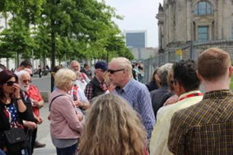 Berlin 26.- 30.05.2016 - Stadtrundfahrt Berlin (Reichstag) am 27.05.2016 (002)